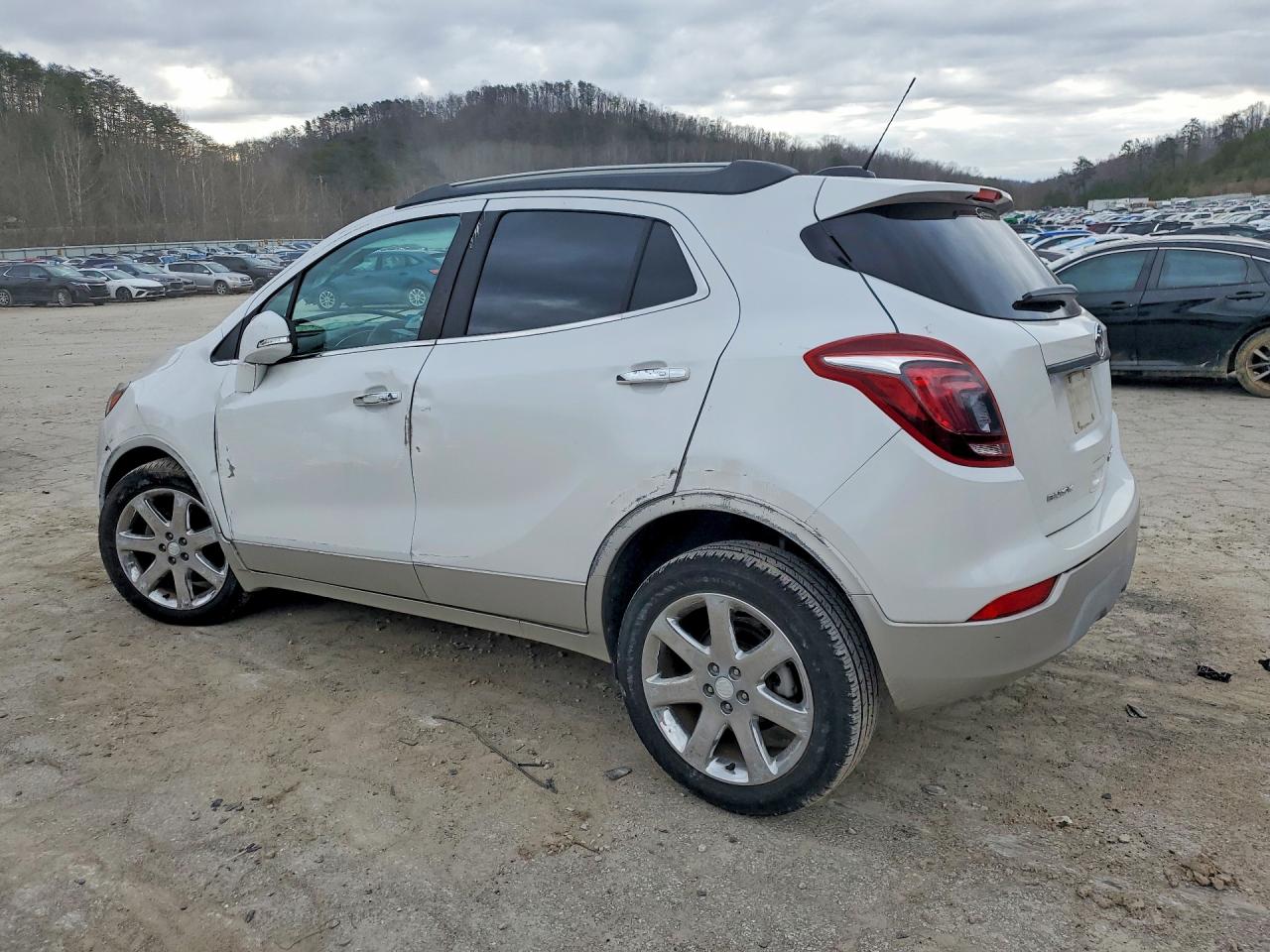 2018 BUICK ENCORE ESSENCE photo 3