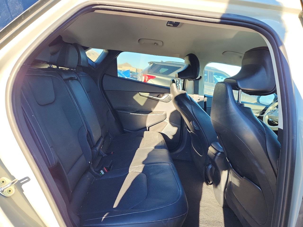 2022 KIA EV6 WIND photo 19