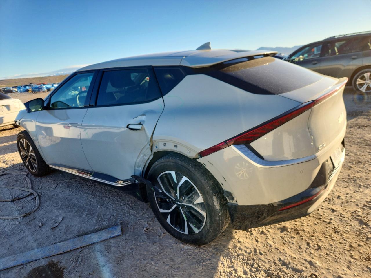 2022 KIA EV6 WIND photo 3