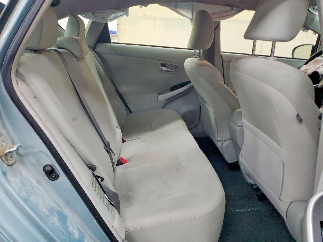 2013 TOYOTA PRIUS THREE photo 19