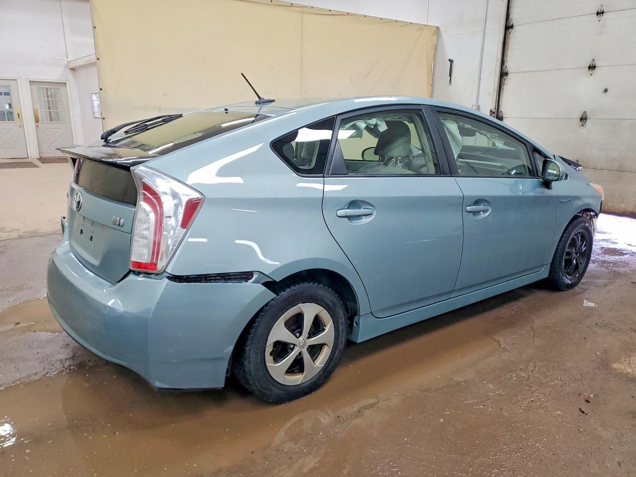 2013 TOYOTA PRIUS THREE photo 5
