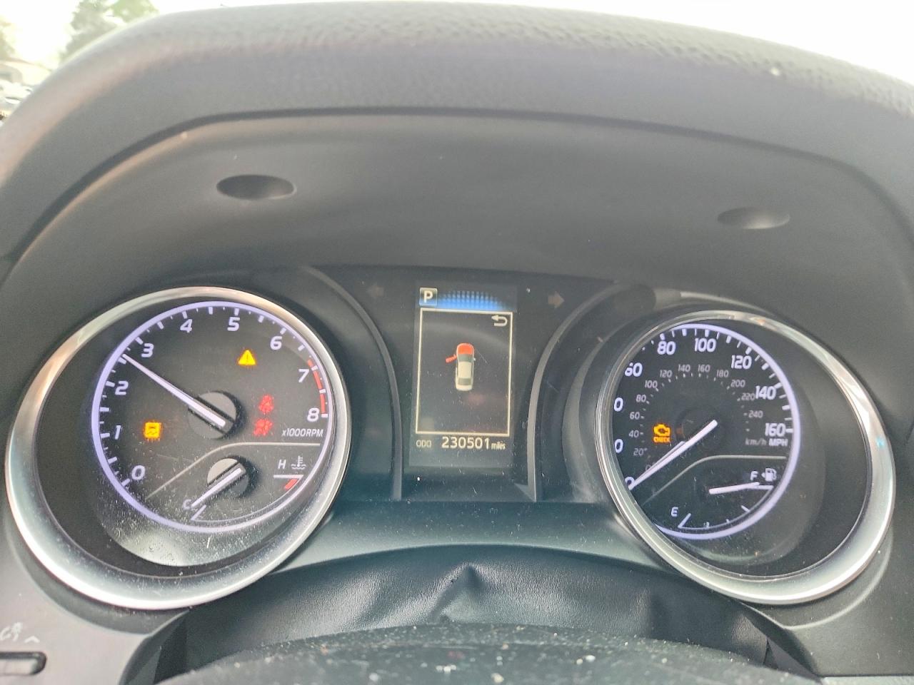 2018 TOYOTA CAMRY LE photo 9