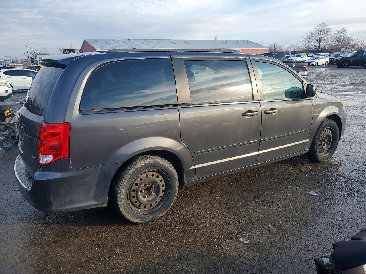 2015 DODGE GRAND CARAVAN SE photo 3