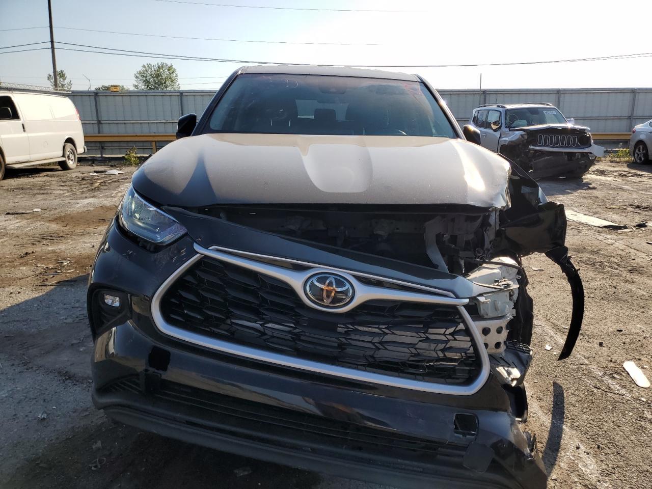 2020 TOYOTA HIGHLANDER photo 9