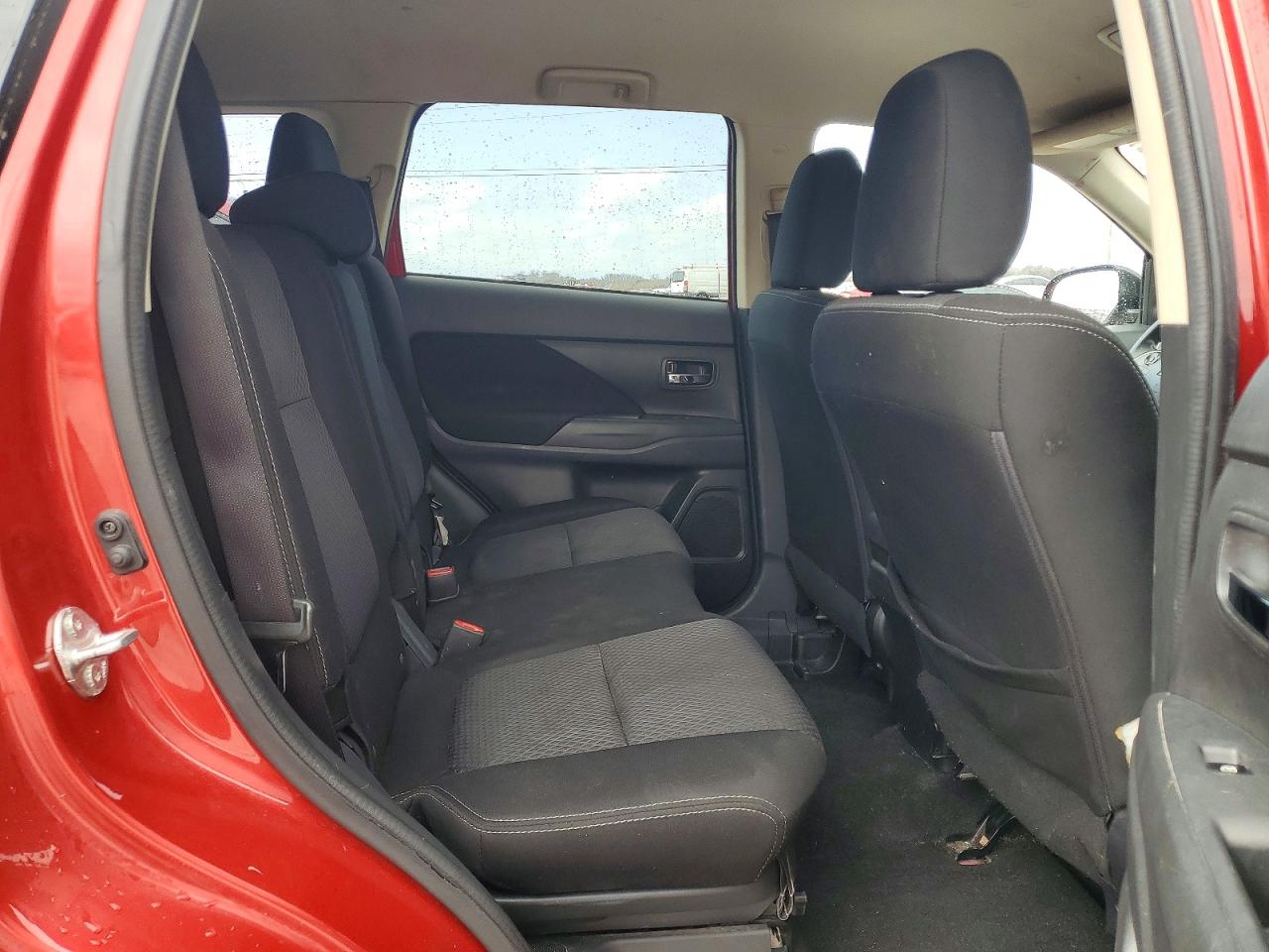 2018 MITSUBISHI OUTLANDER SE photo 11