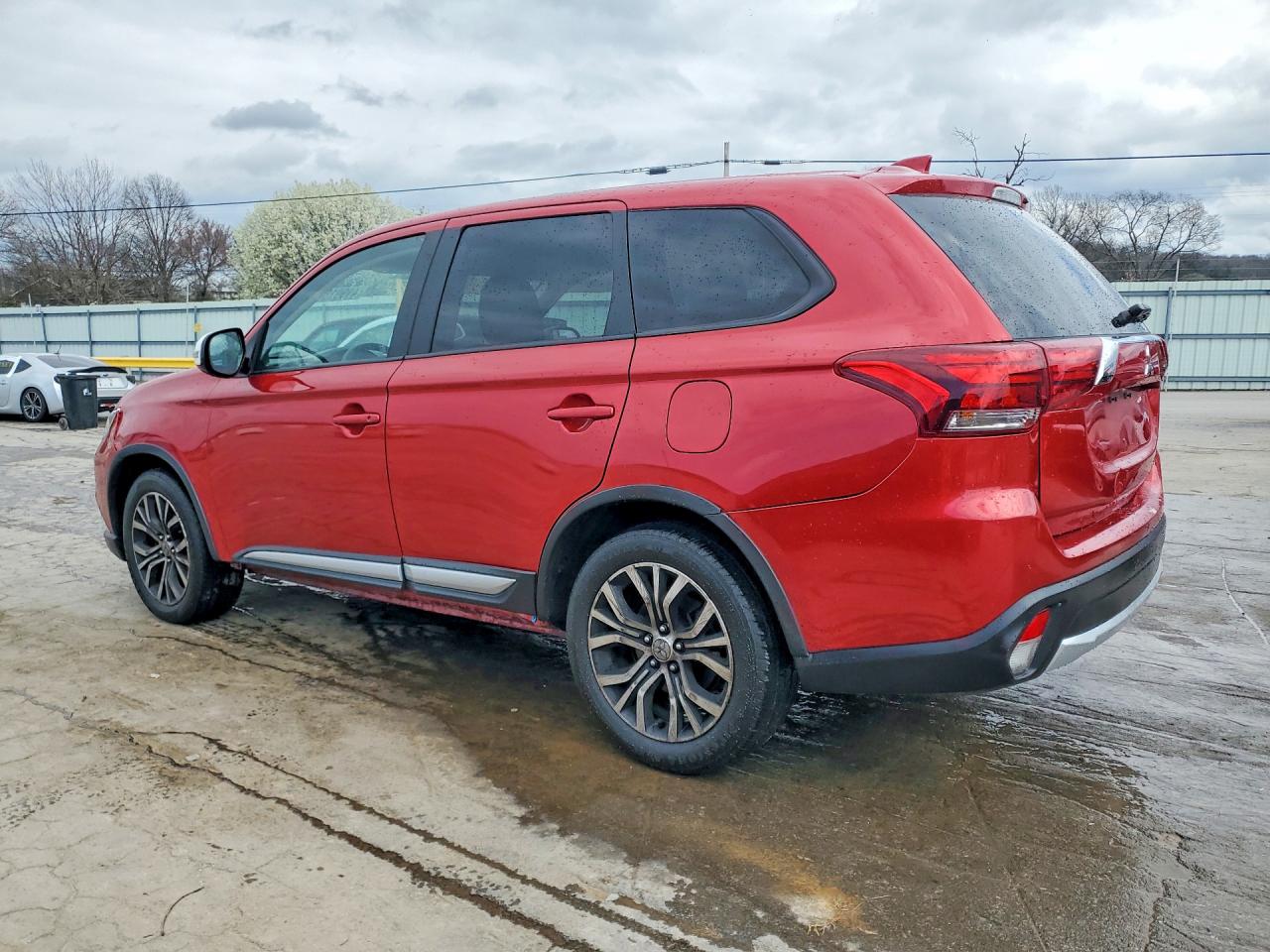 2018 MITSUBISHI OUTLANDER SE photo 2
