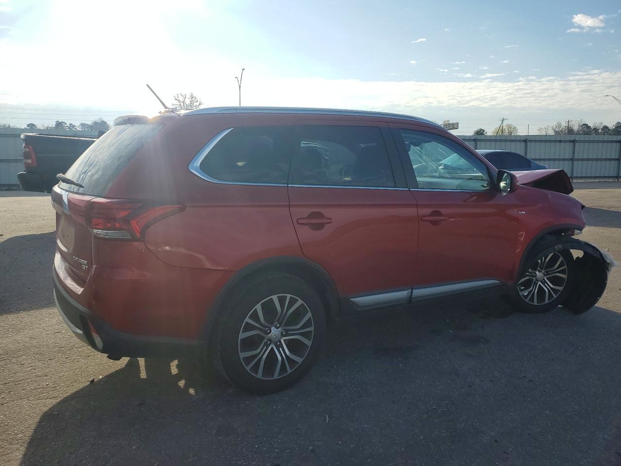 2016 MITSUBISHI OUTLANDER GT photo 5