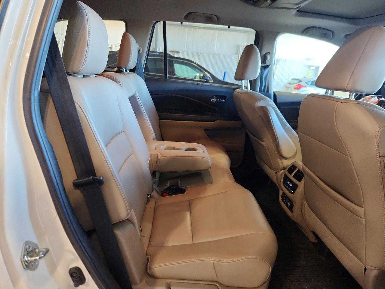 2016 HONDA PILOT TOURING photo 11