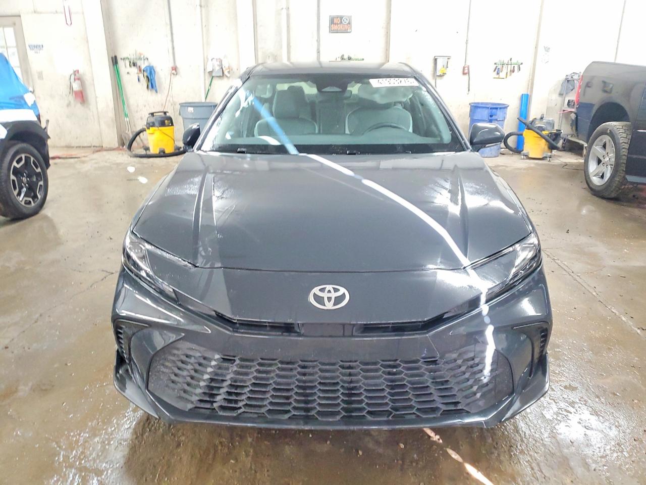 2025 TOYOTA CAMRY SE photo 9