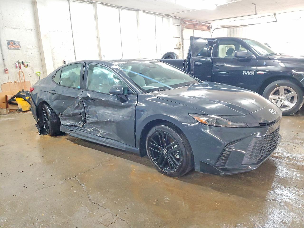 2025 TOYOTA CAMRY SE photo 7