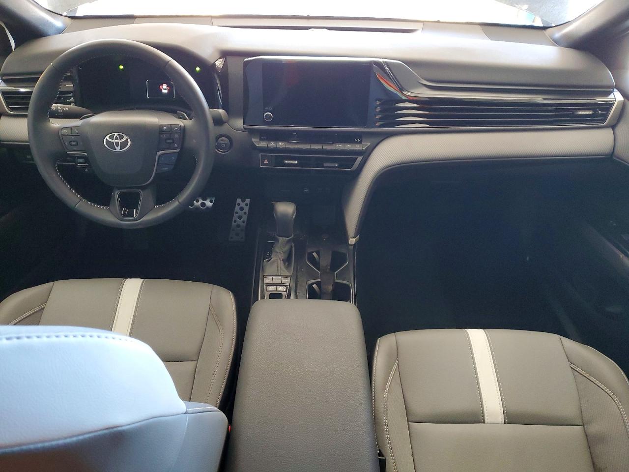2025 TOYOTA CAMRY SE photo 15