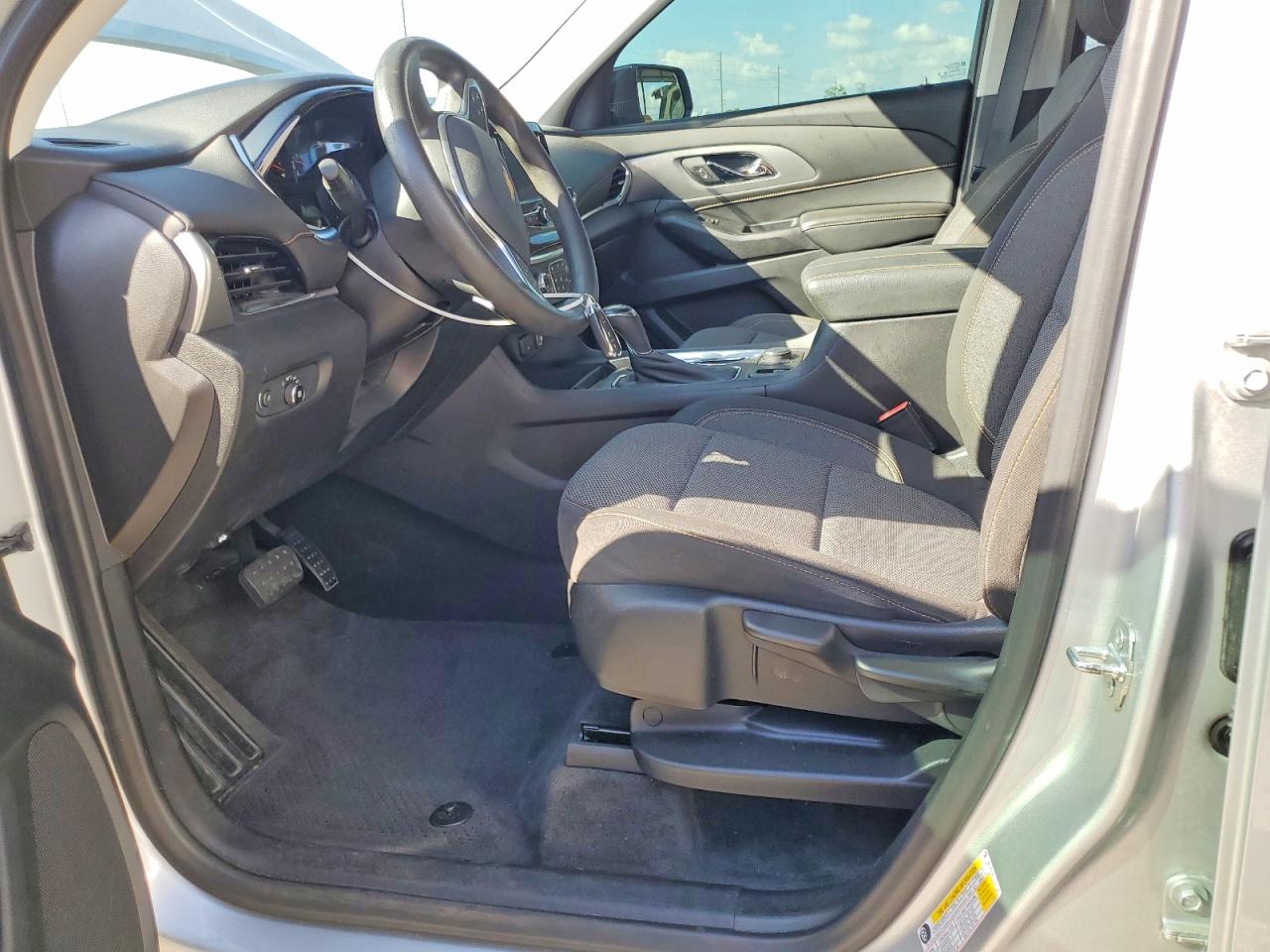 2020 CHEVROLET TRAVERSE LS photo 13