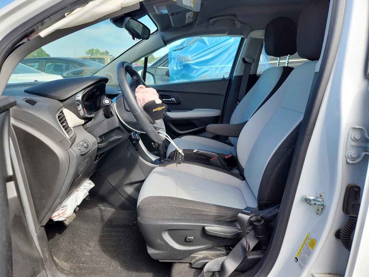 2020 CHEVROLET TRAX LS photo 7
