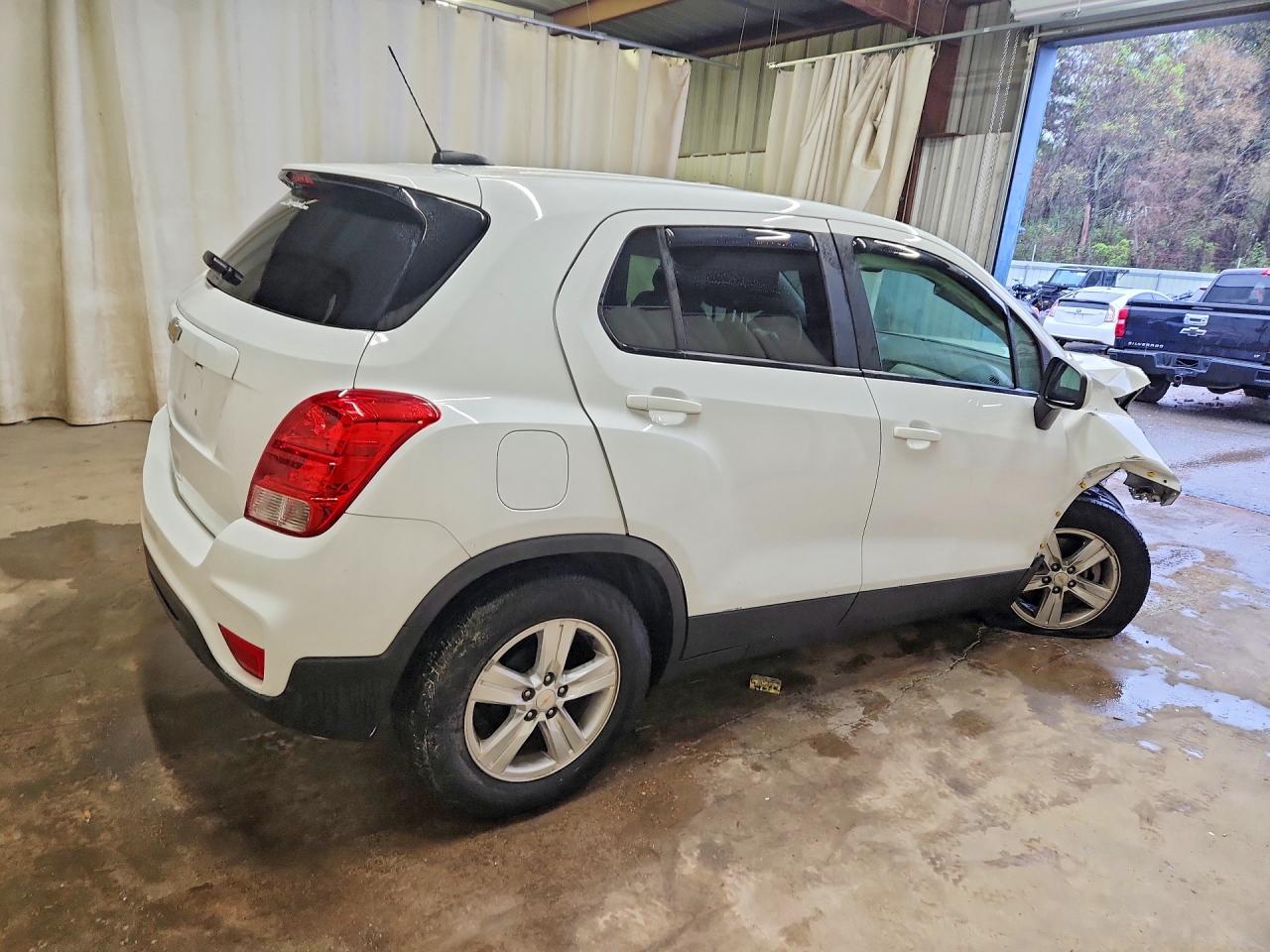 2020 CHEVROLET TRAX LS photo 3