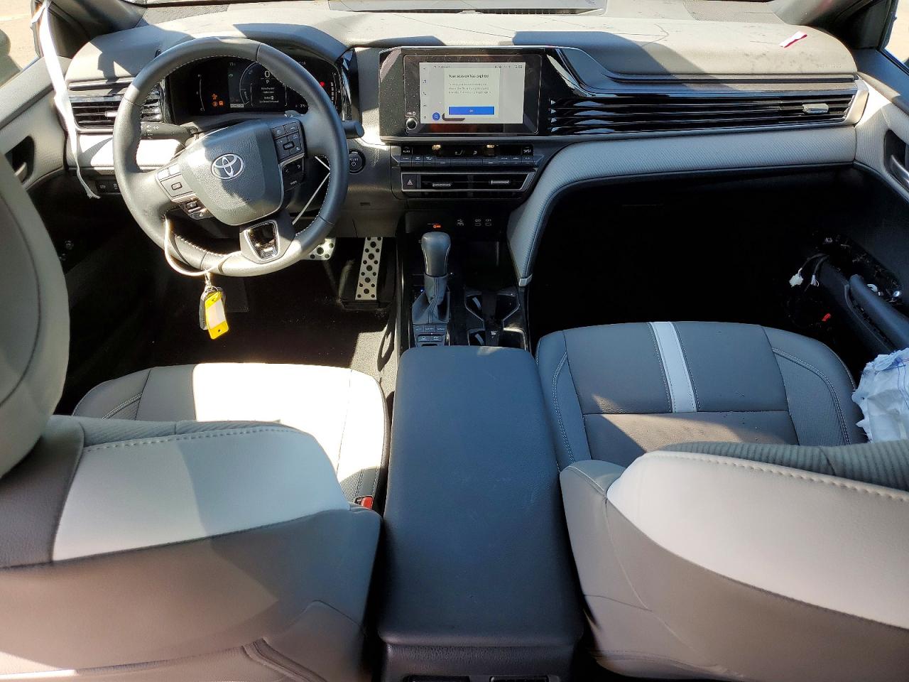 2025 TOYOTA CAMRY SE photo 15