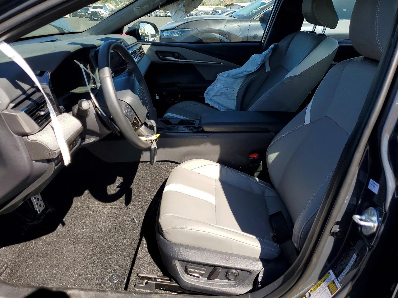 2025 TOYOTA CAMRY SE photo 13