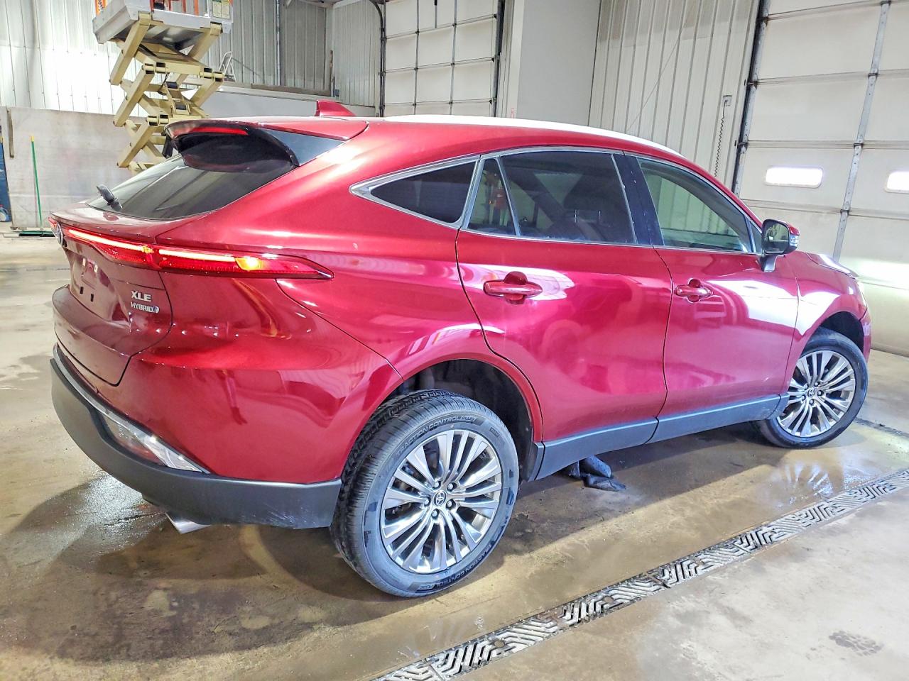 2022 TOYOTA VENZA XLE photo 3