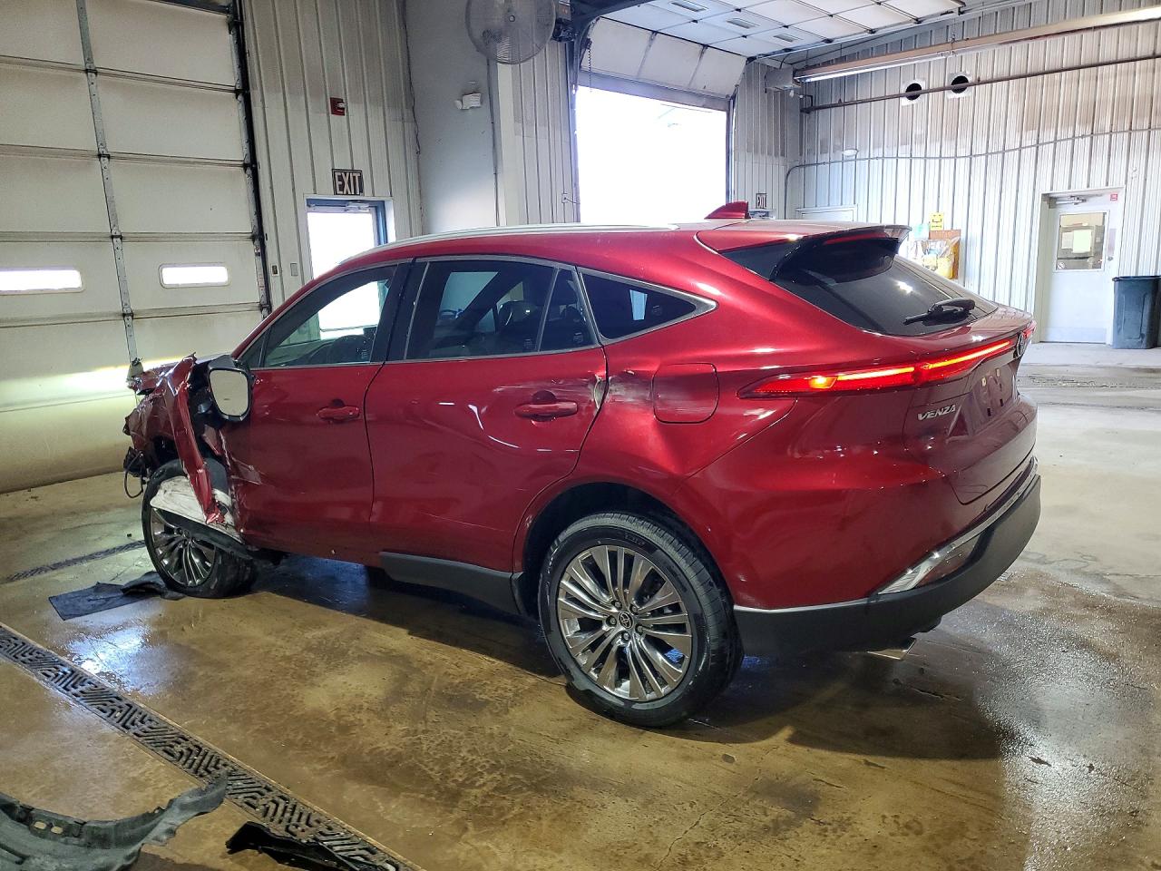 2022 TOYOTA VENZA XLE photo 2