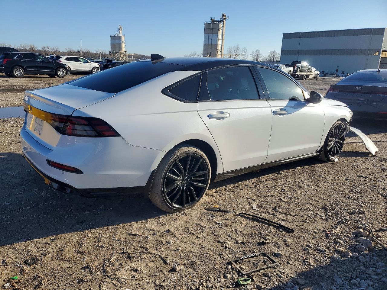 2025 HONDA ACCORD TOURING HYBRID photo 3