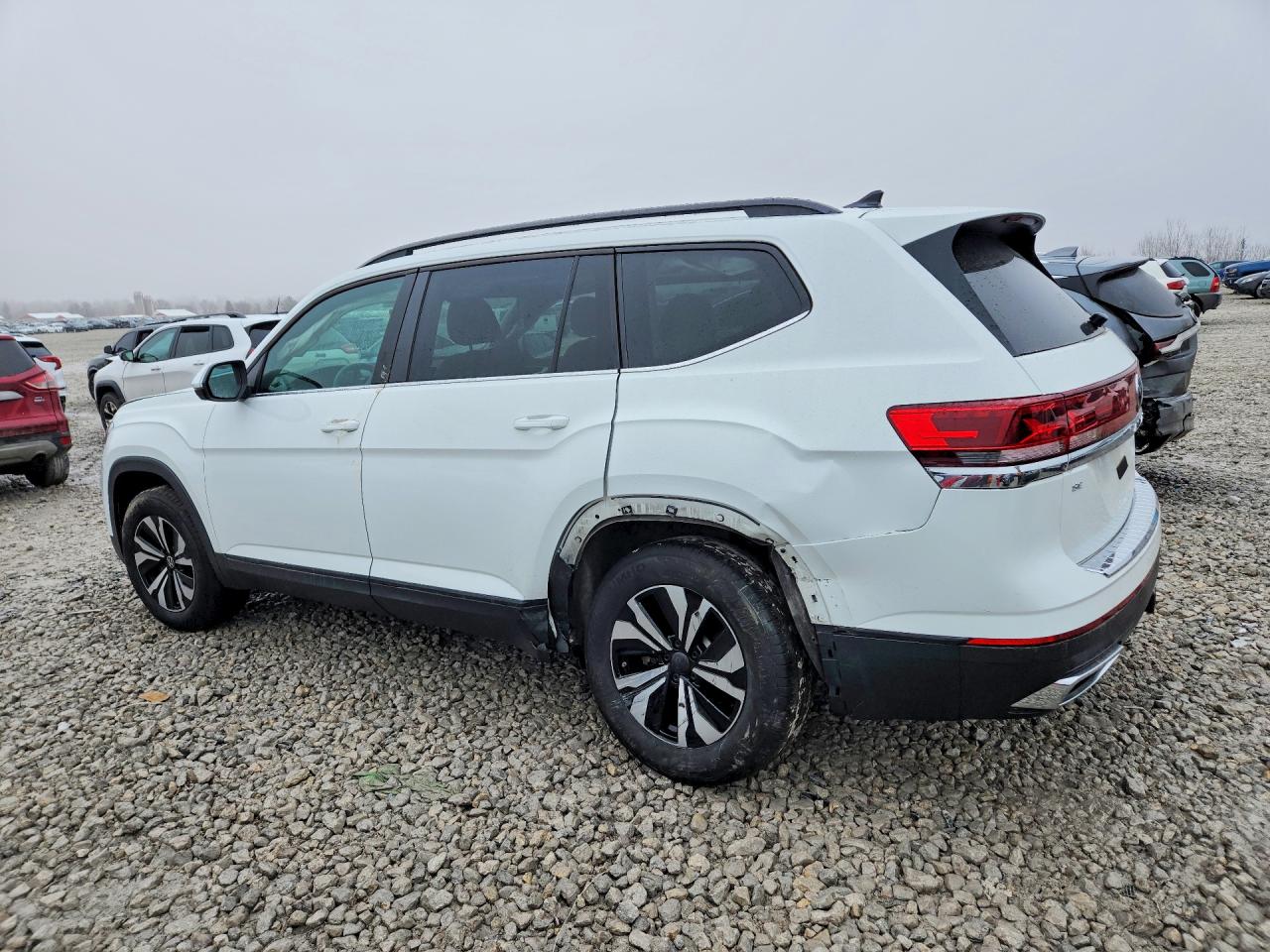 2024 VOLKSWAGEN ATLAS SE photo 2