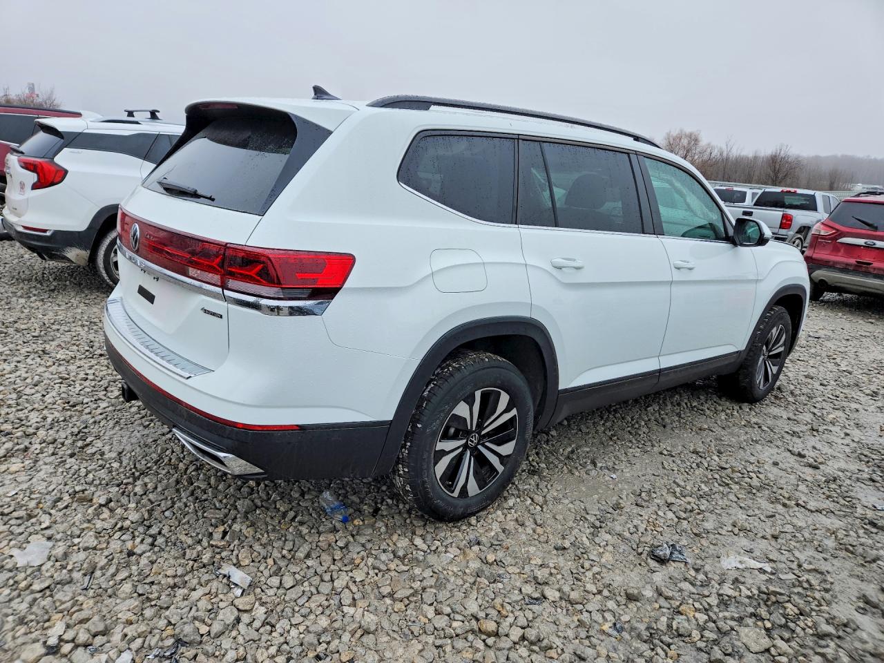2024 VOLKSWAGEN ATLAS SE photo 3