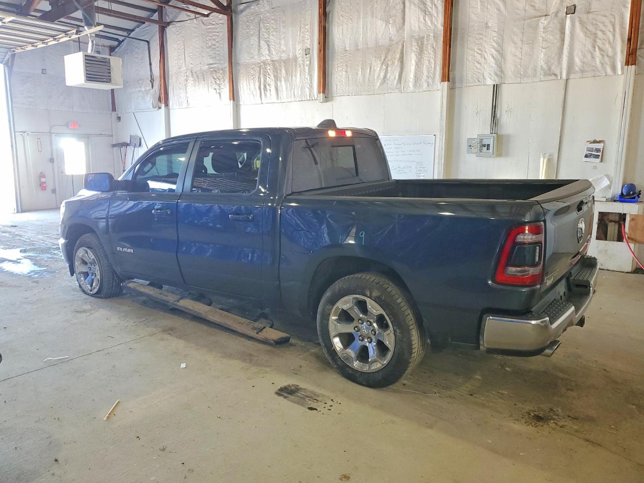 2021 RAM 1500 BIG HORN photo 3
