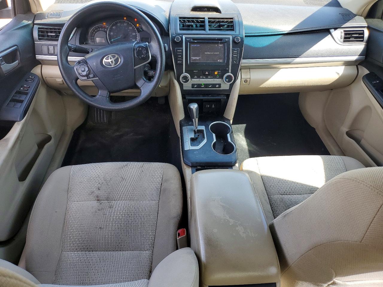 2014 TOYOTA CAMRY LE photo 8