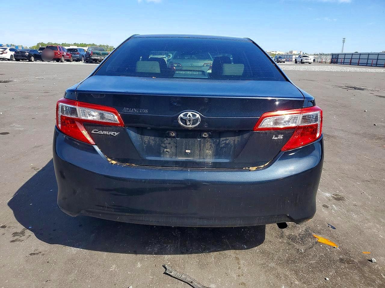 2014 TOYOTA CAMRY LE photo 6
