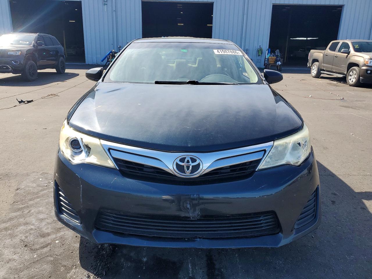 2014 TOYOTA CAMRY LE photo 5
