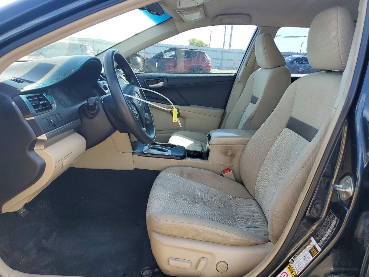 2014 TOYOTA CAMRY LE photo 7