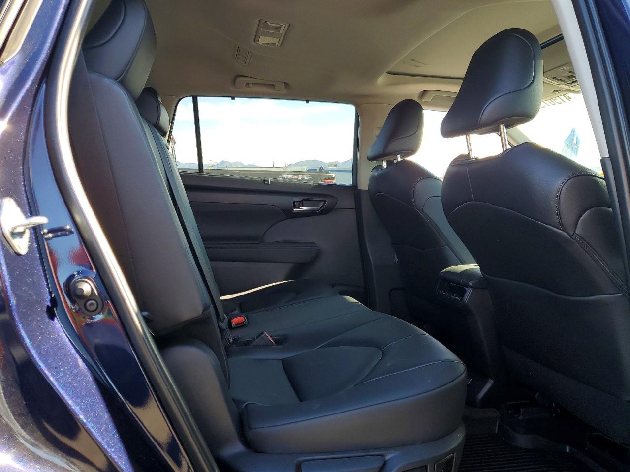 2025 TOYOTA HIGHLANDER HYBRID XLE photo 31