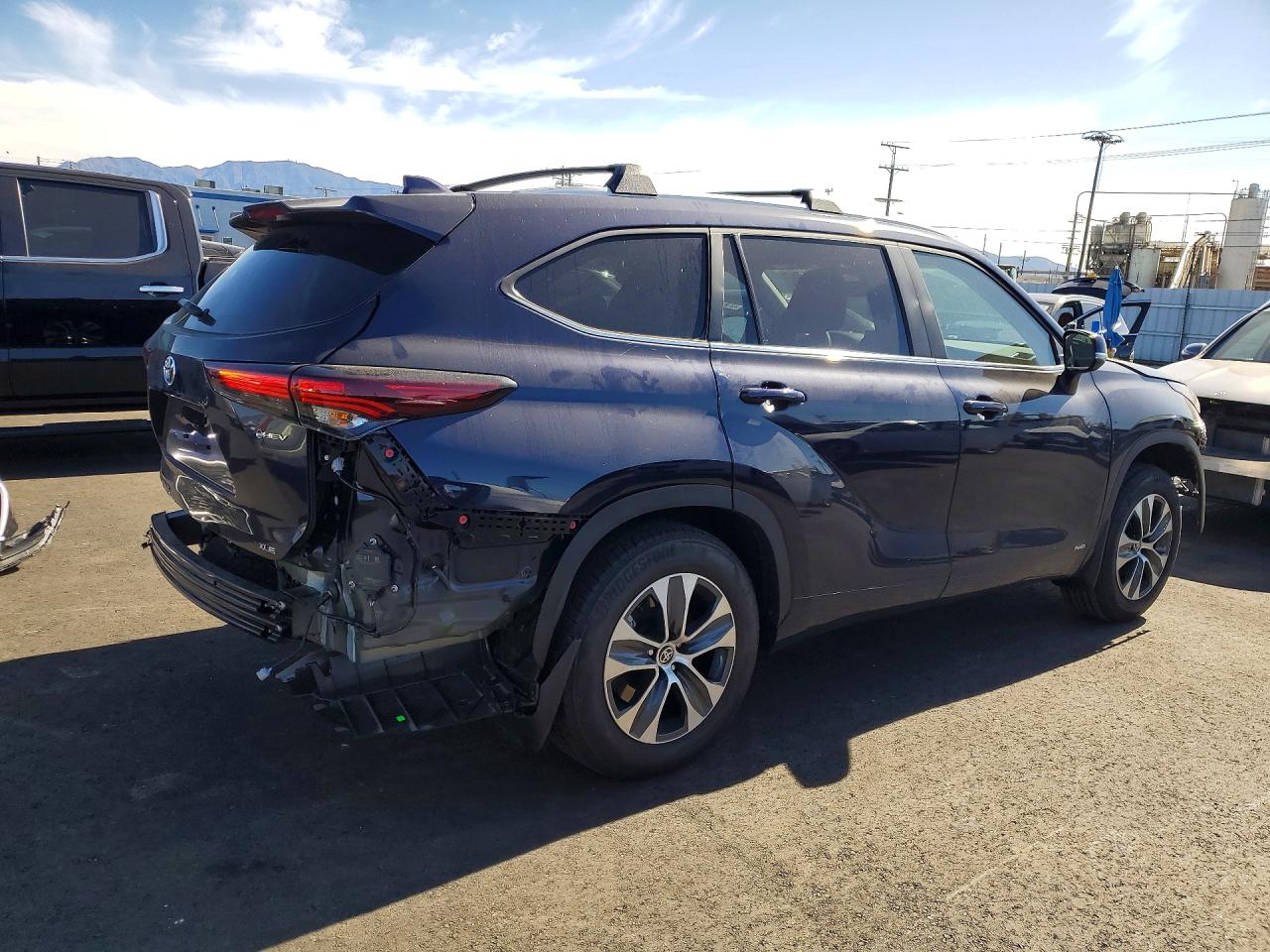 2025 TOYOTA HIGHLANDER HYBRID XLE photo 7