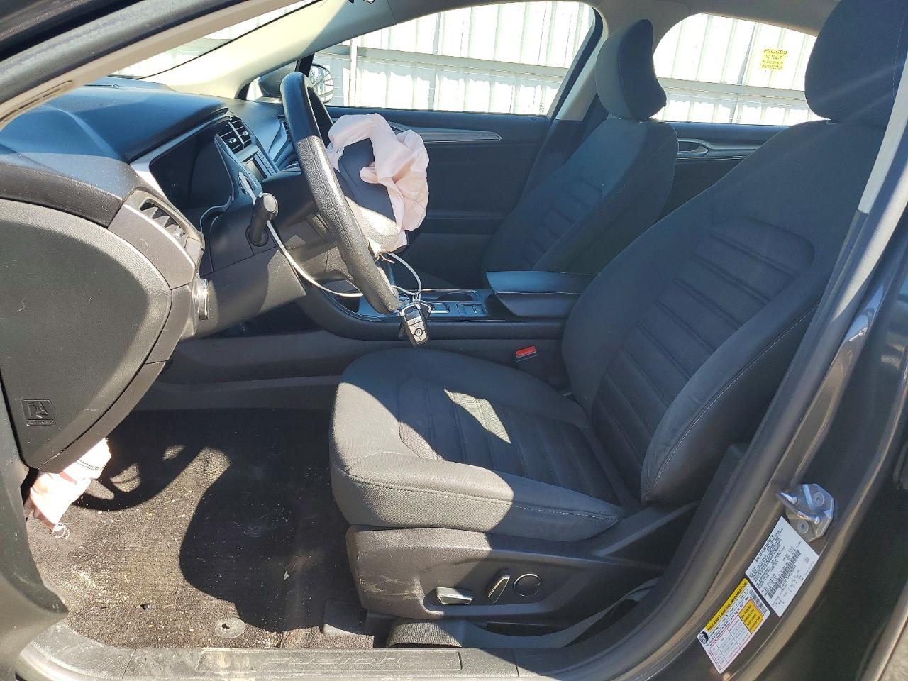 2017 FORD FUSION SE photo 19