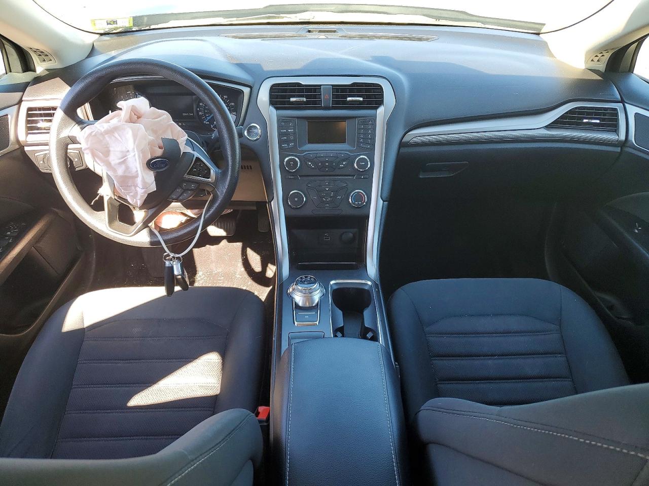 2017 FORD FUSION SE photo 22
