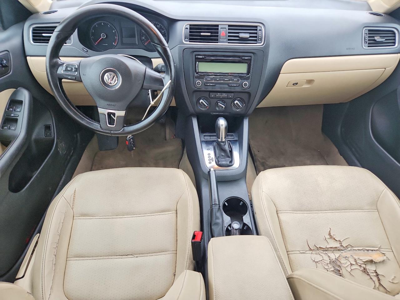 2011 VOLKSWAGEN JETTA SE photo 8