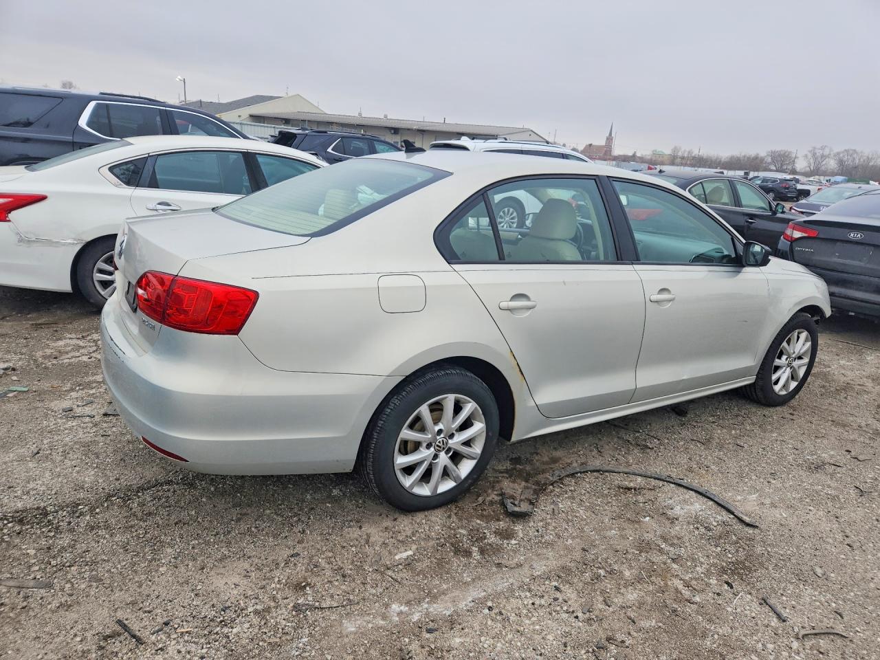 2011 VOLKSWAGEN JETTA SE photo 3