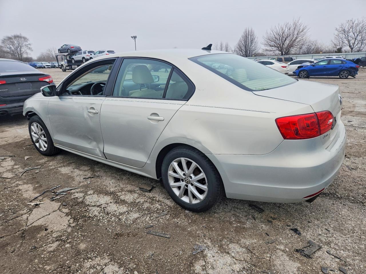 2011 VOLKSWAGEN JETTA SE photo 2