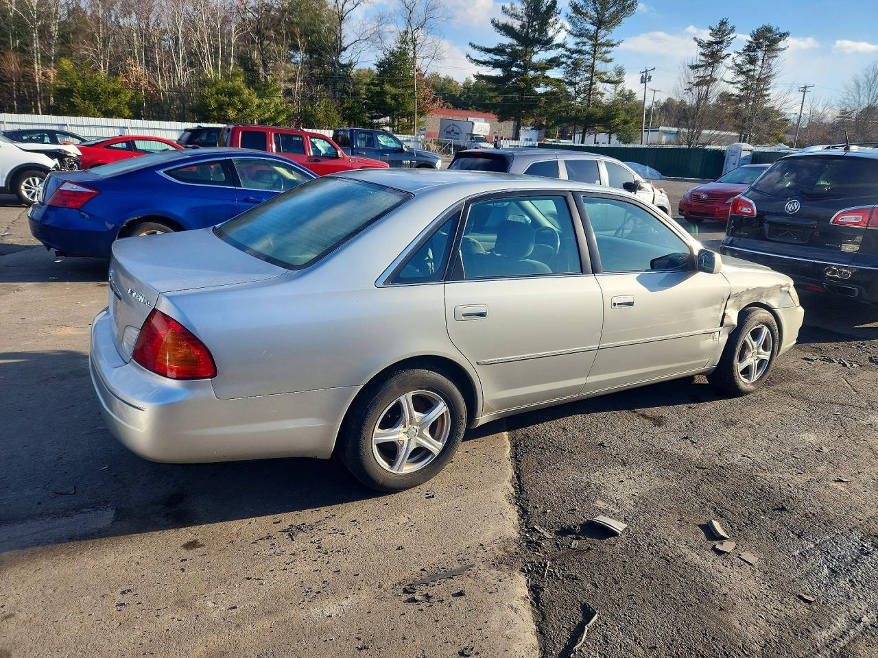 2000 TOYOTA AVALON photo 3