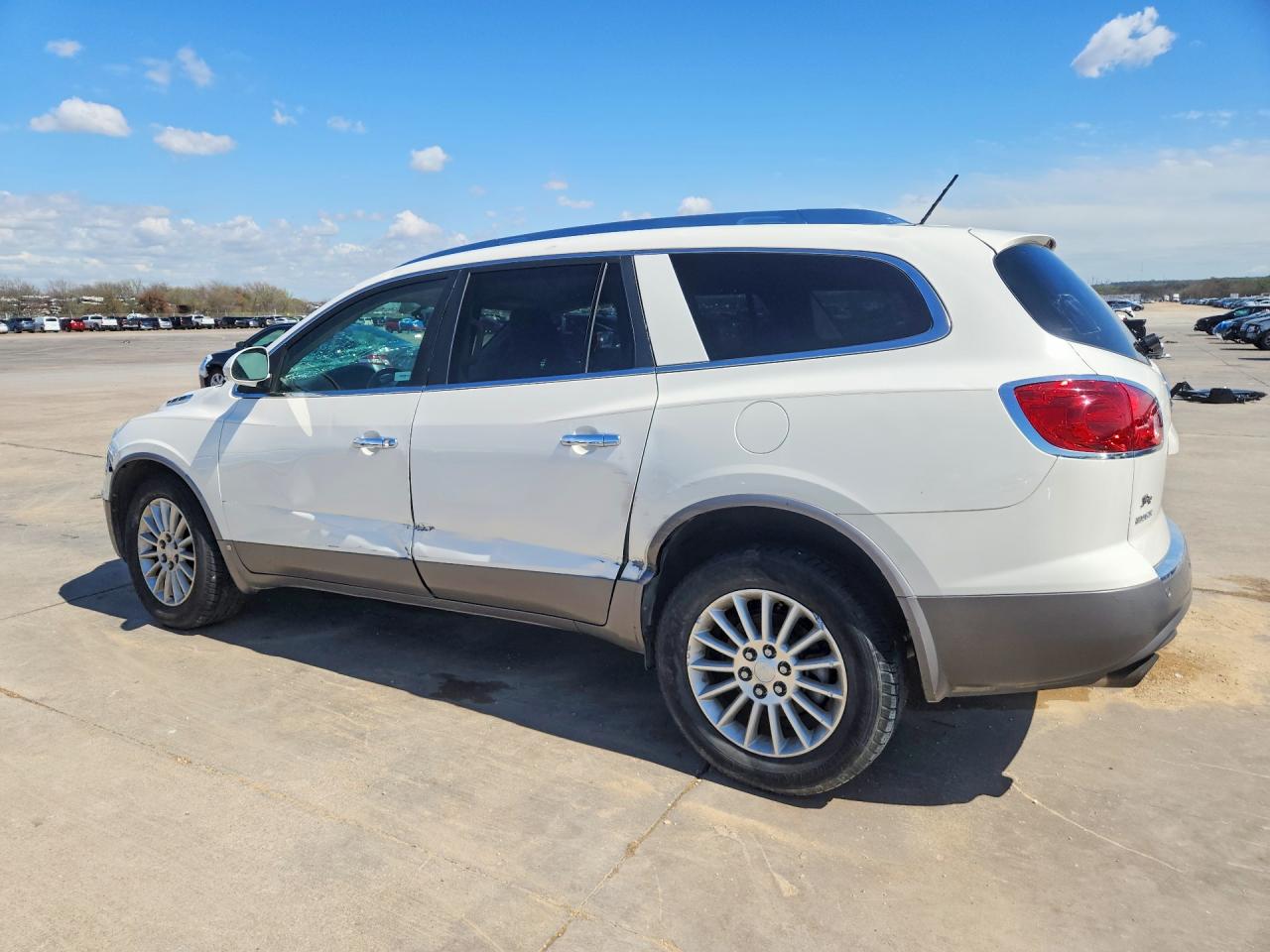 2010 BUICK ENCLAVE CXL photo 4