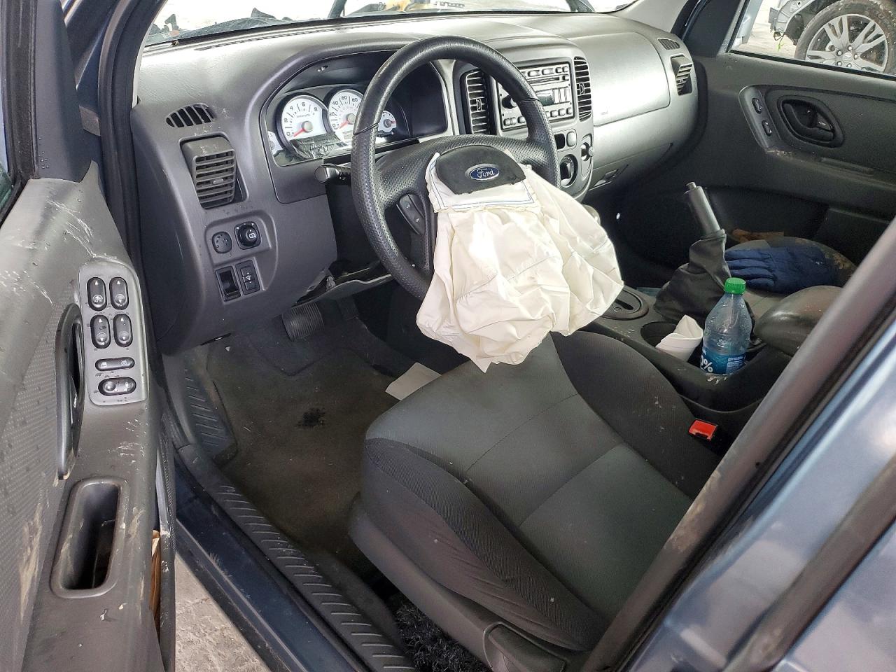 2005 FORD ESCAPE XLS photo 8