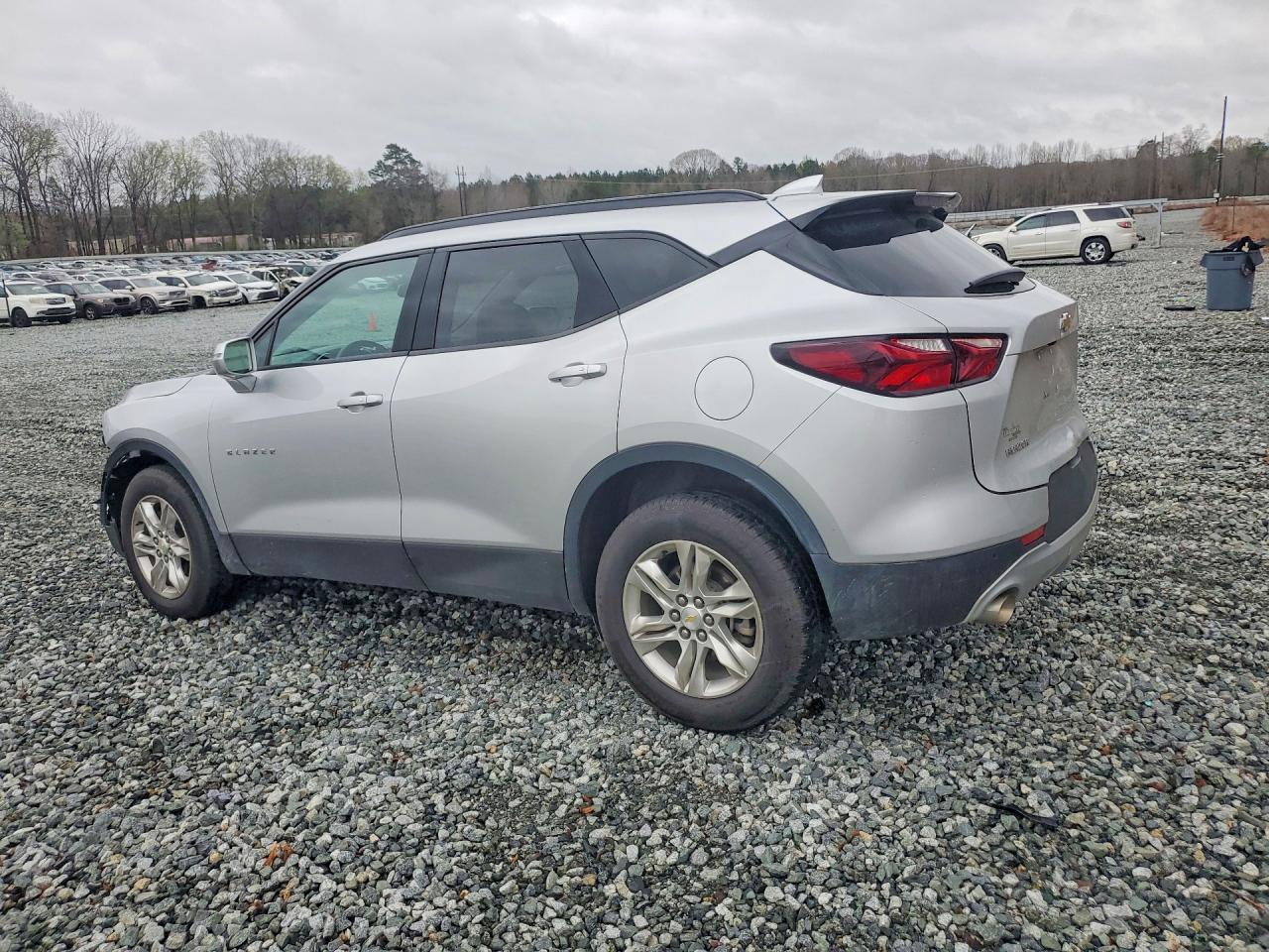 2020 CHEVROLET BLAZER 2LT photo 2