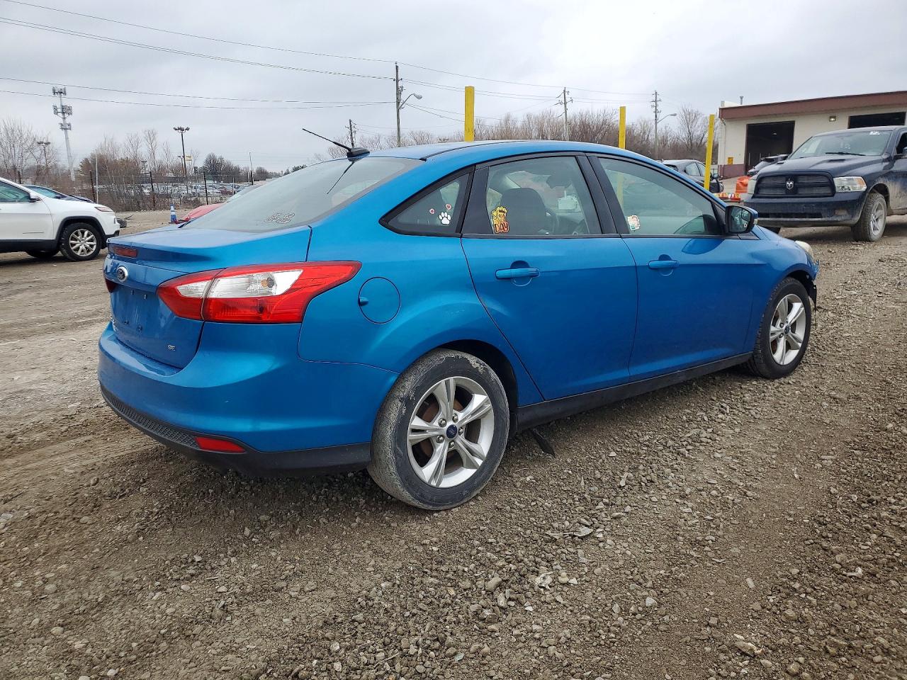2013 FORD FOCUS SE photo 3