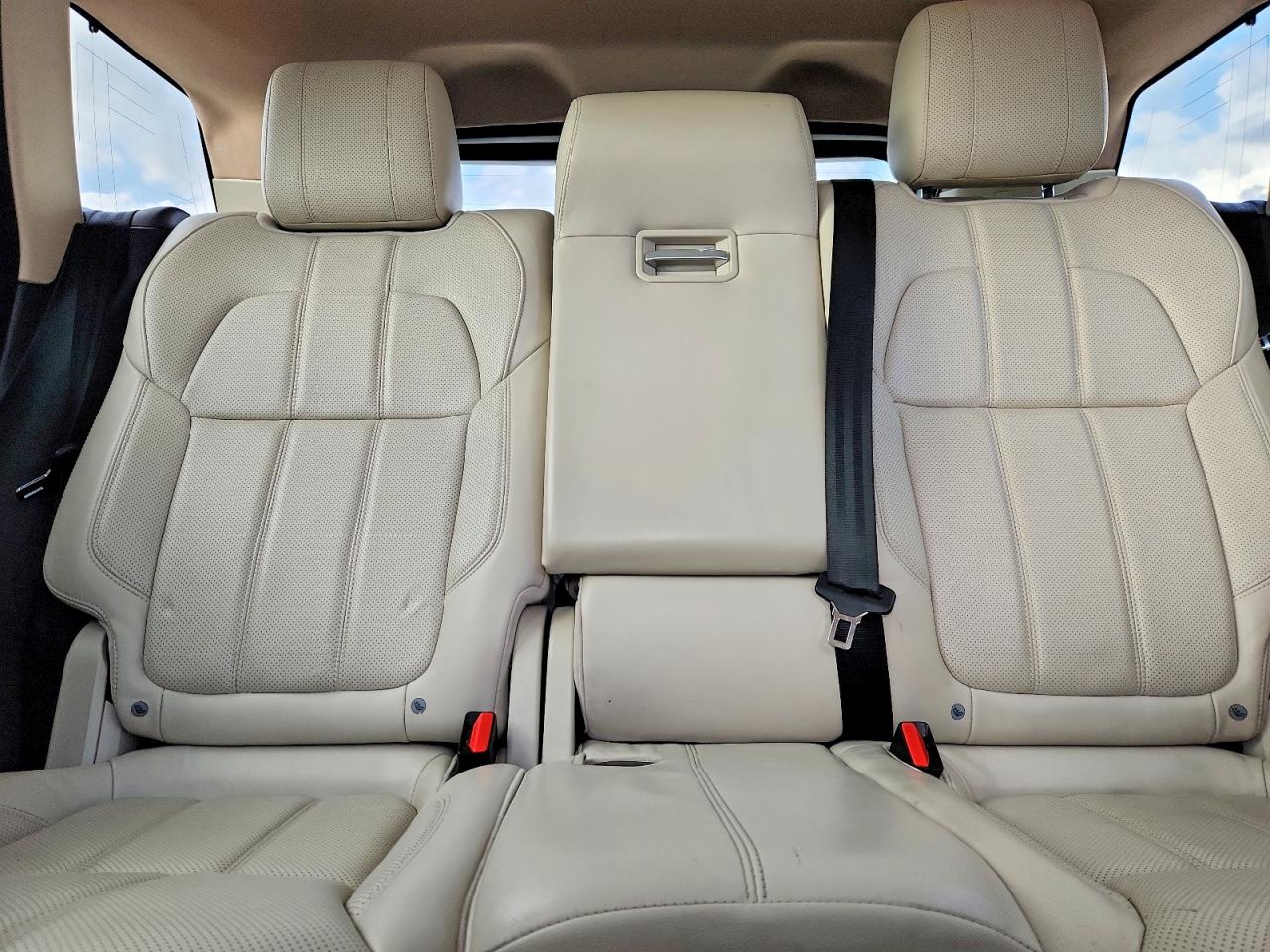 2017 LAND ROVER RANGE ROVER SPORT HSE photo 28