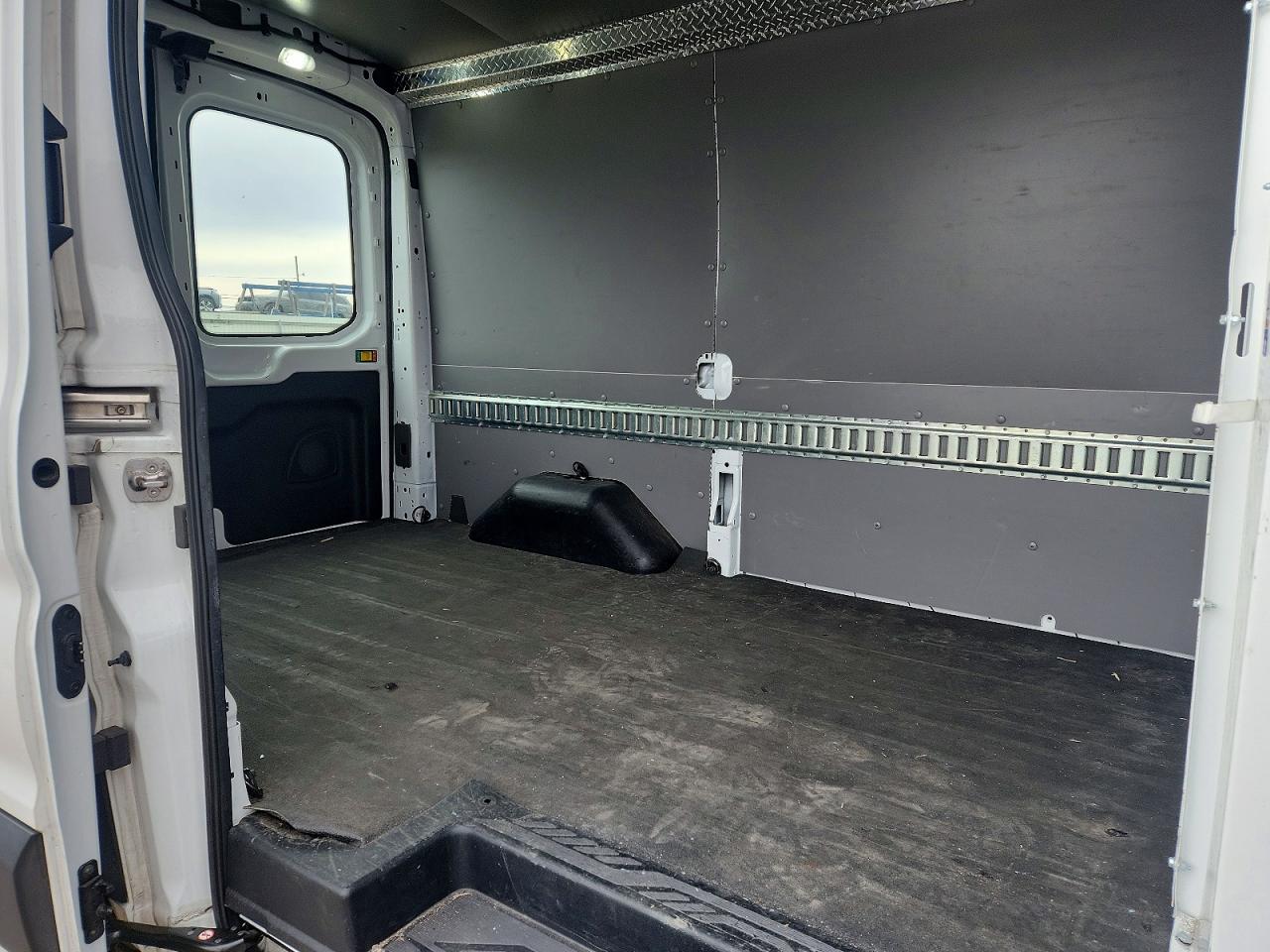 2020 FORD TRANSIT 350 DELIVERY VAN photo 11