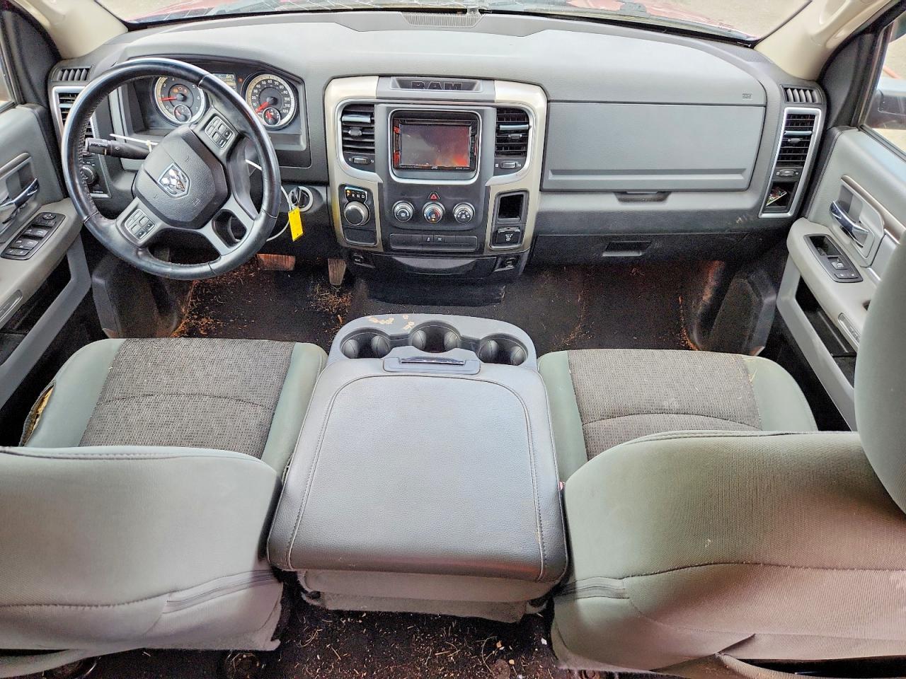 2015 RAM 1500 SLT photo 8