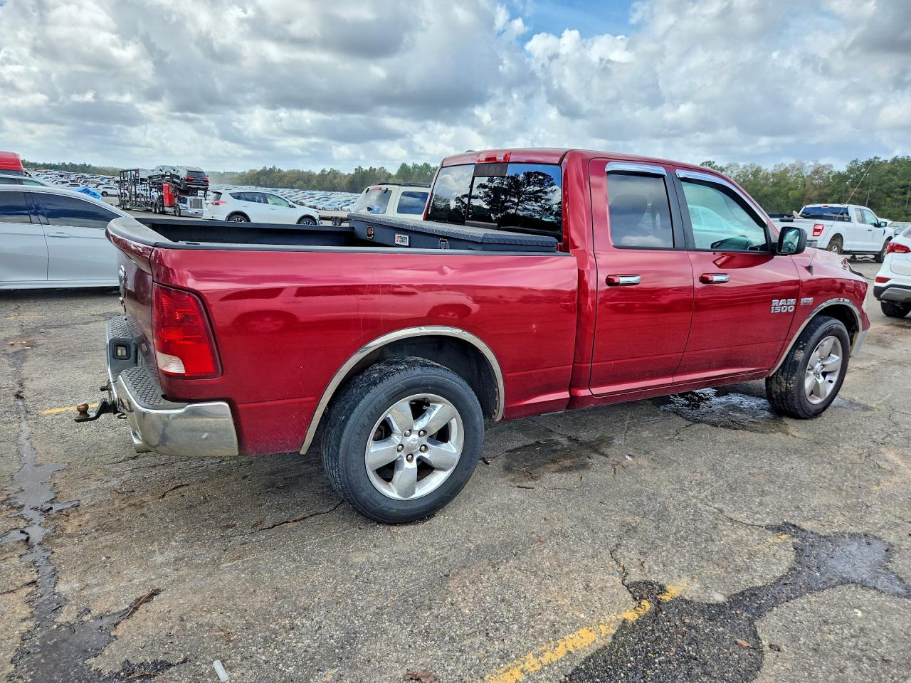 2015 RAM 1500 SLT photo 3