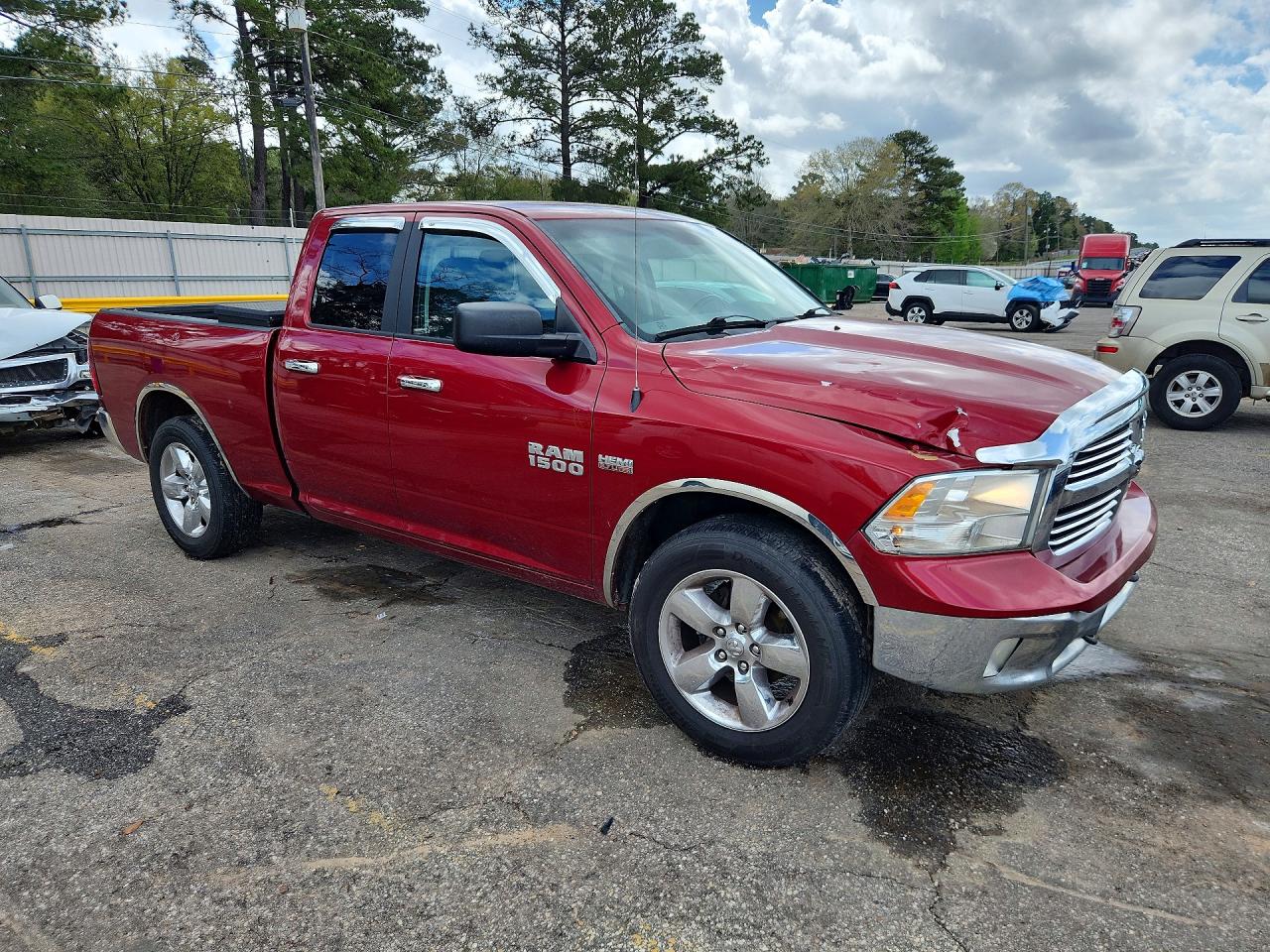 2015 RAM 1500 SLT photo 4
