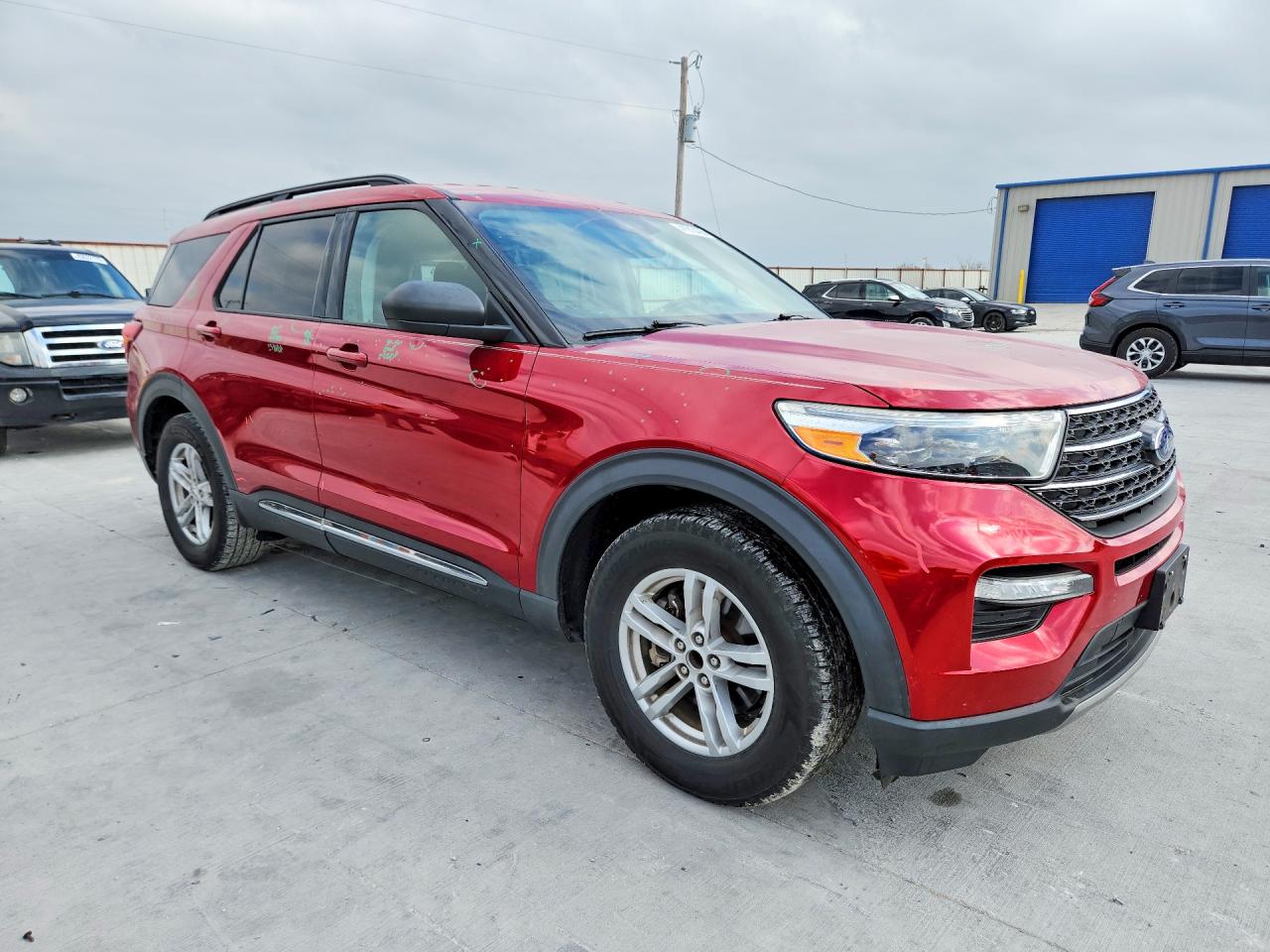 2021 FORD EXPLORER XLT photo 10