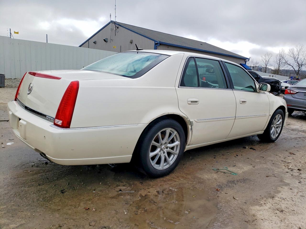 2008 CADILLAC DTS photo 7