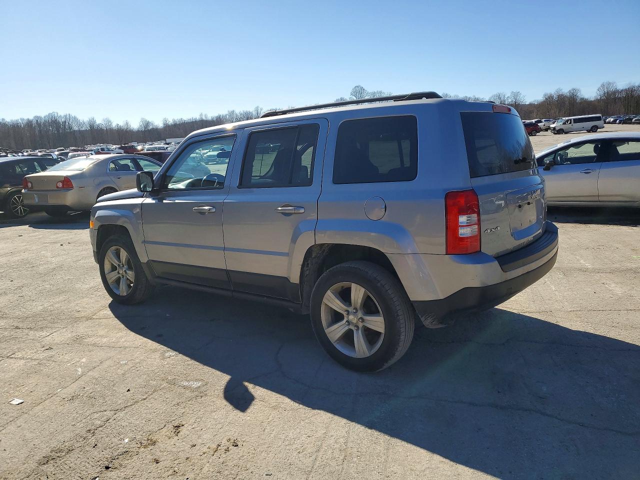 2014 JEEP PATRIOT LATITUDE photo 2